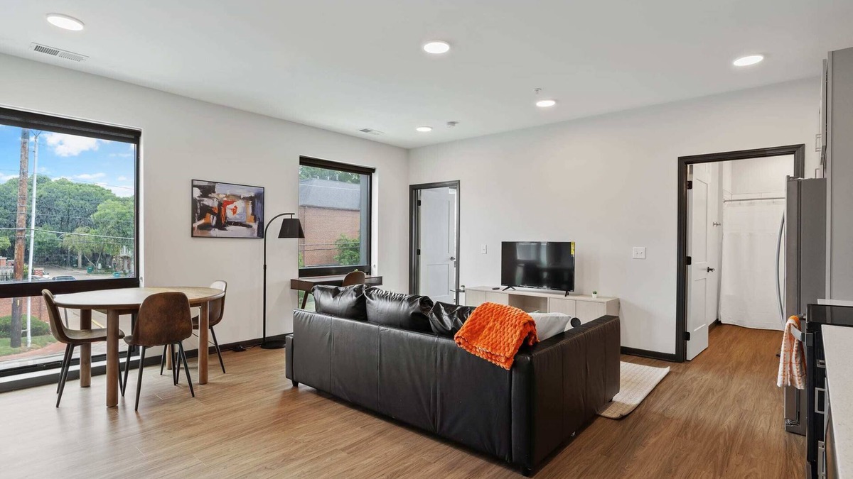 Lockerbie Square Apartment | CozySuites Mass with parking, lounge and roof deck 9