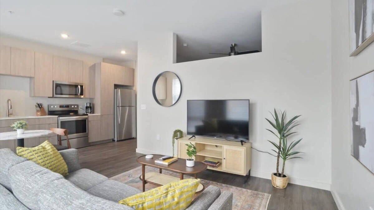 Lower Lawrenceville Apartment | CozySuites Modern 1BR, Lawrenceville