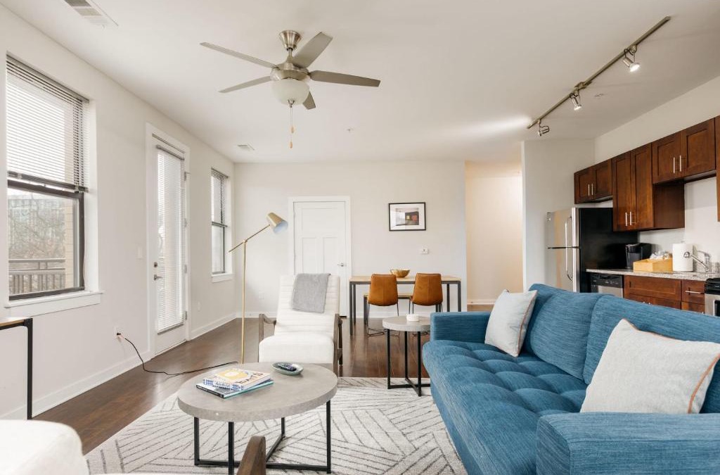 Music Row Apartment | CozySuites Music Row Spacious 2BR with free parking 40