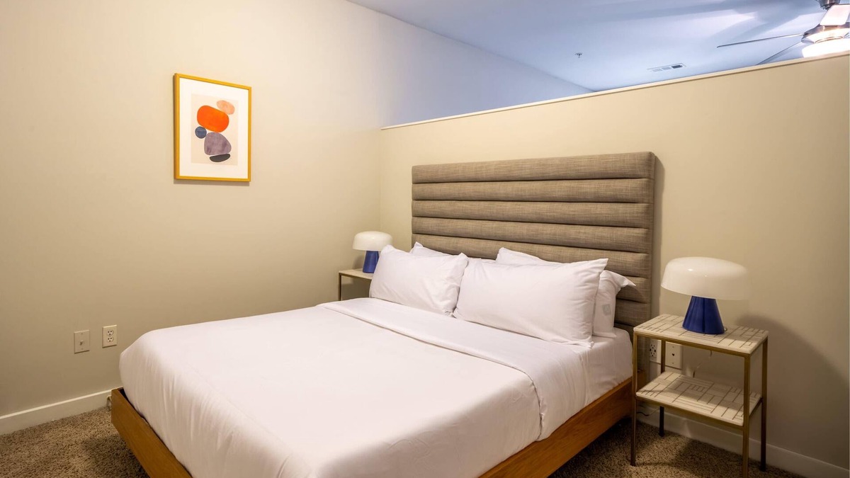 Music Row Apartment | CozySuites MusicRow Astonishing SDO free parking23
