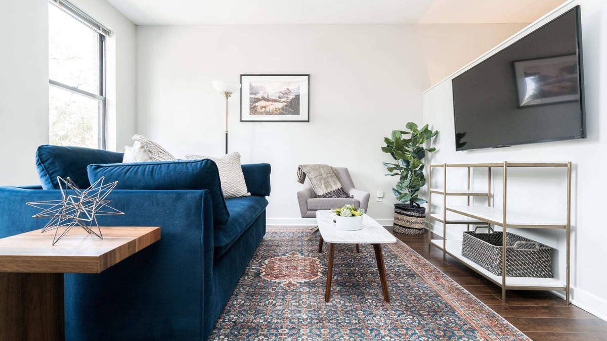 Music Row Apartment | CozySuites MusicRow Astonishing Studio free parking 37