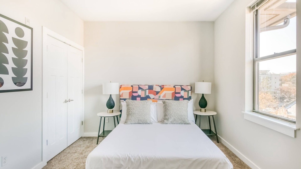 Music Row Apartment | CozySuites MusicRow Classy 1BR with free parking! 61