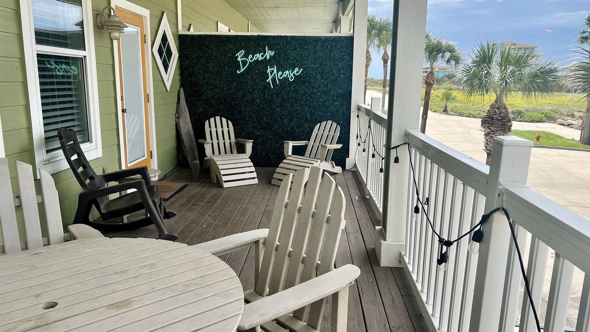 Port Aransas House | Crab Pad | Pool | Close to Beach | Gated Community