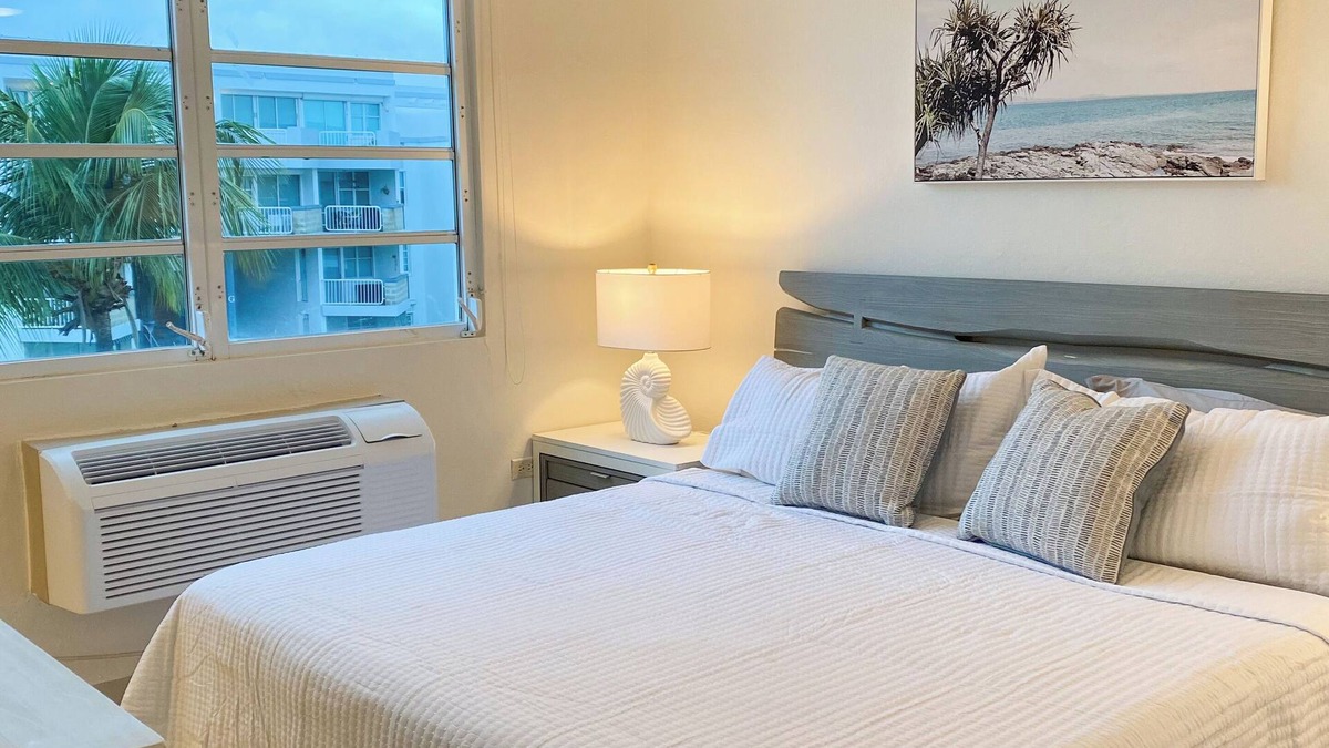 Rio Grande Condo | Crab Shack Condo at the Beach! Newly renovated! Beachfront with pool!