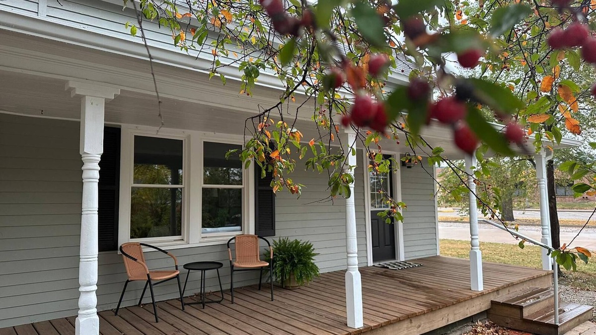 Hesston Cottage | Crabapple Cottage Your cozy temporary home