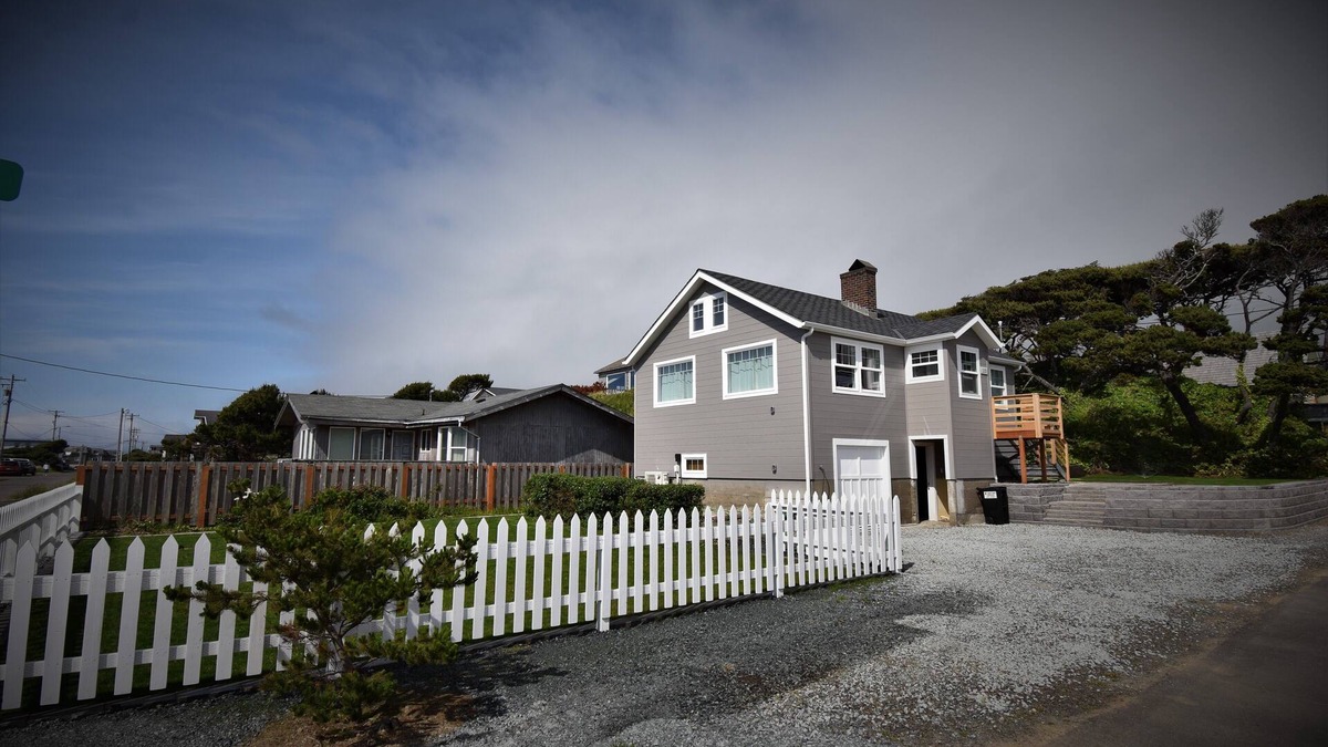 Rockaway Beach House | Cracker Box Palace just steps from the beach!