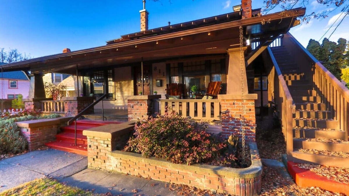 Walla Walla East House | Craftsman on Whitman · Updated Craftsman on Whitman, Close to Everything!