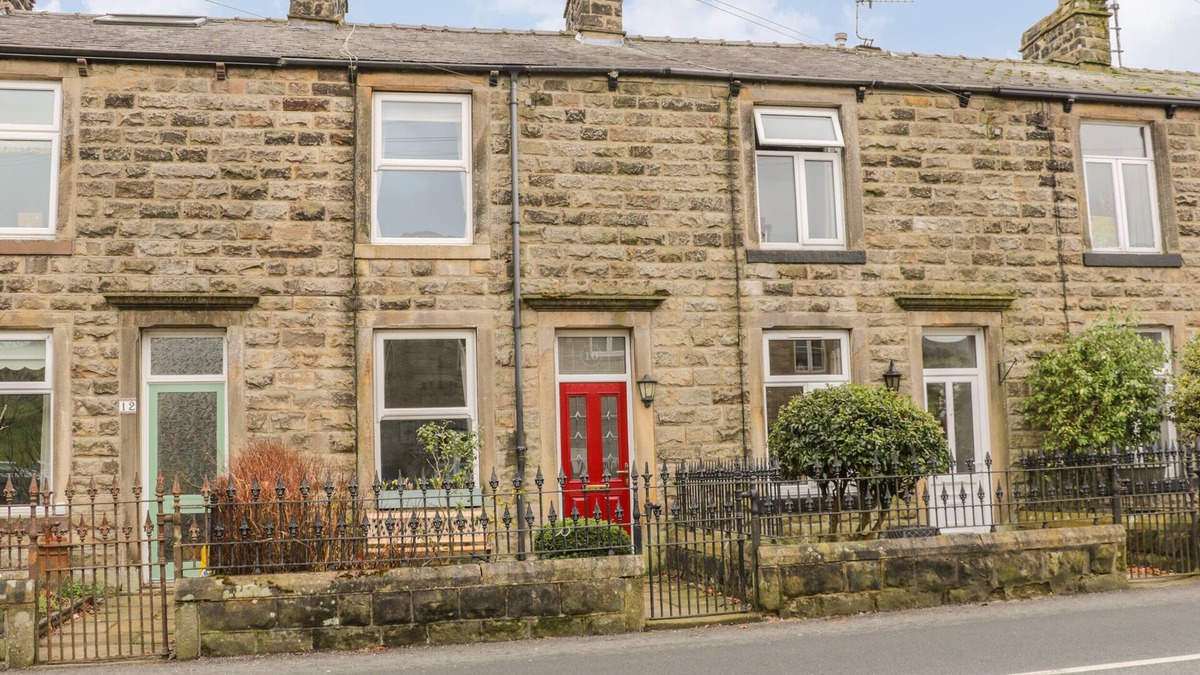 Embsay Cottage | CRAG VIEW COTTAGE, pet friendly, character holiday cottage in Embsay