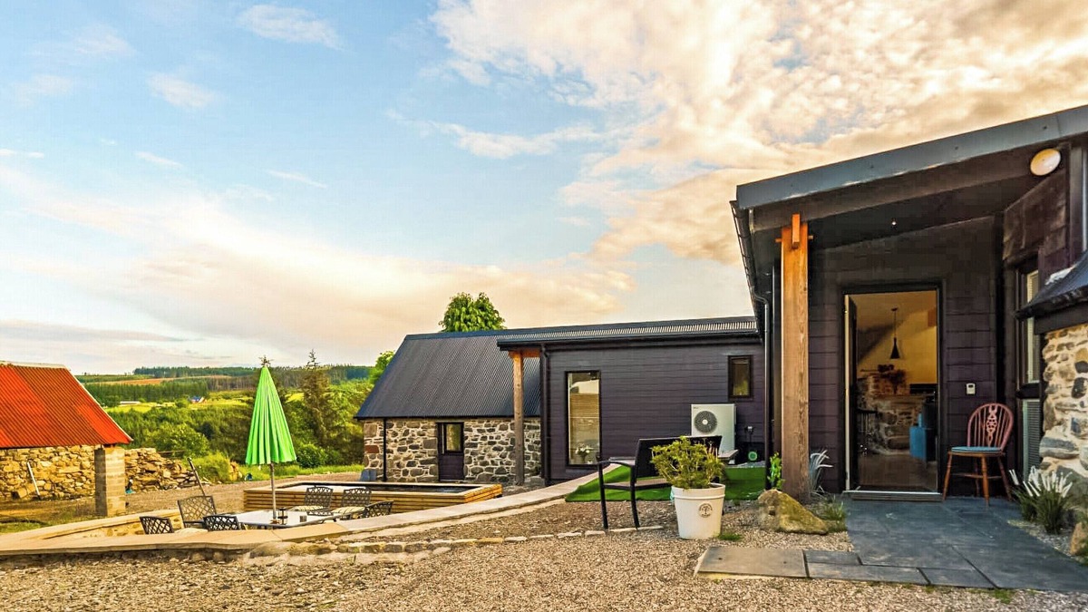 Glen Urquhart Cottage | Cragganmore Barn - UK38354