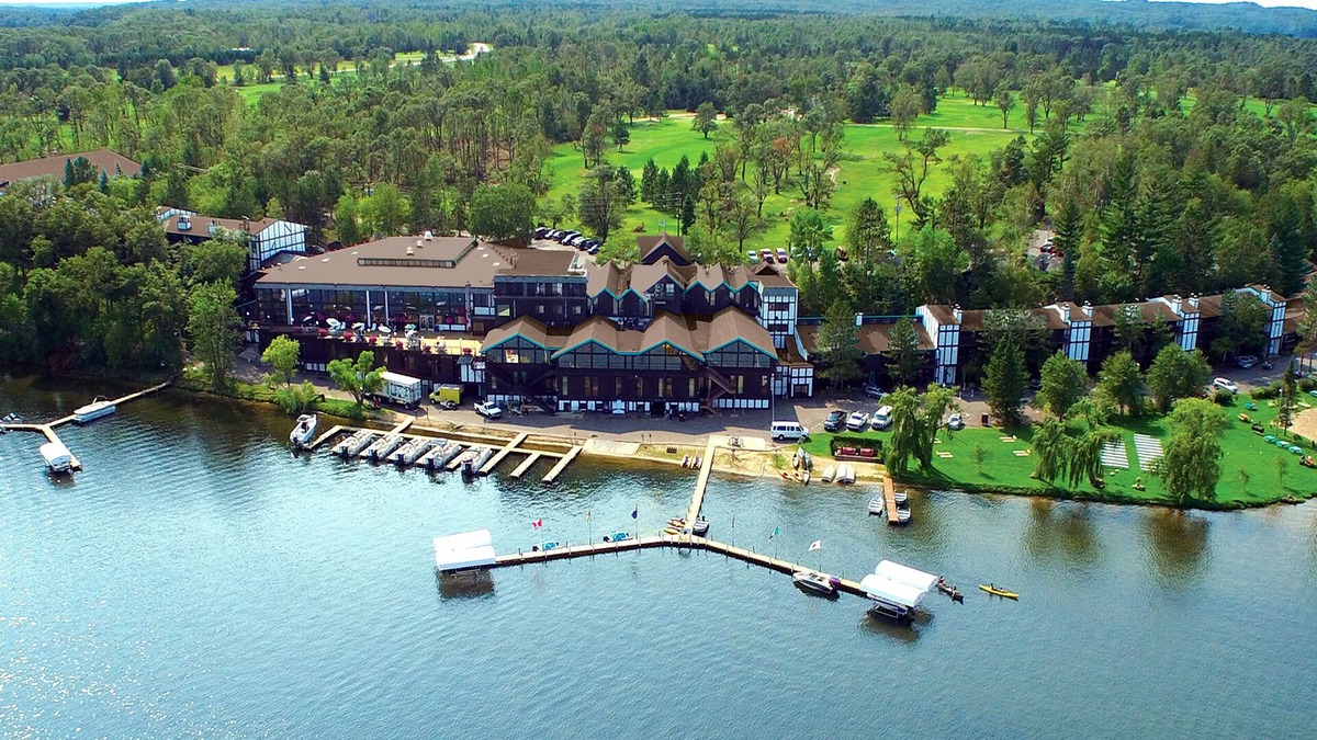 East Gull Lake Hotel | Cragun's Resort & Hotel