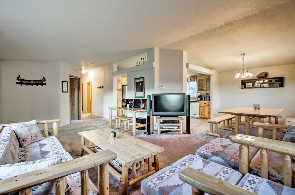Cascade House | Craig Area Fly Fishing Hot Spot Walk to River!