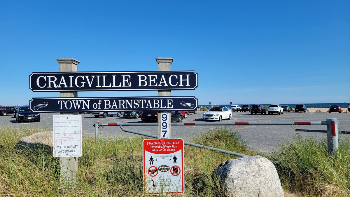 Centerville Cottage | Craigville Beach at your doorstep!