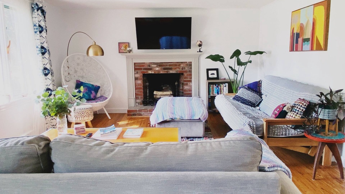 Centerville House | Craigville Beach Uber Relaxing Cape Cod Beach House w/Beach Pass & Central Air