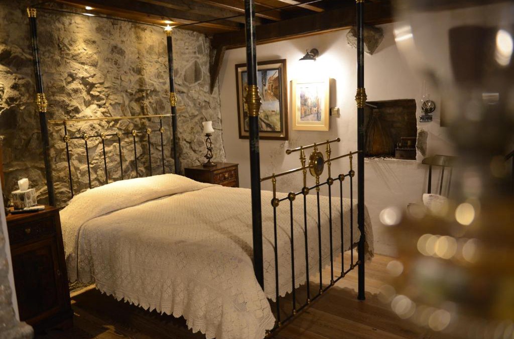 Alona House | Crambero Suites