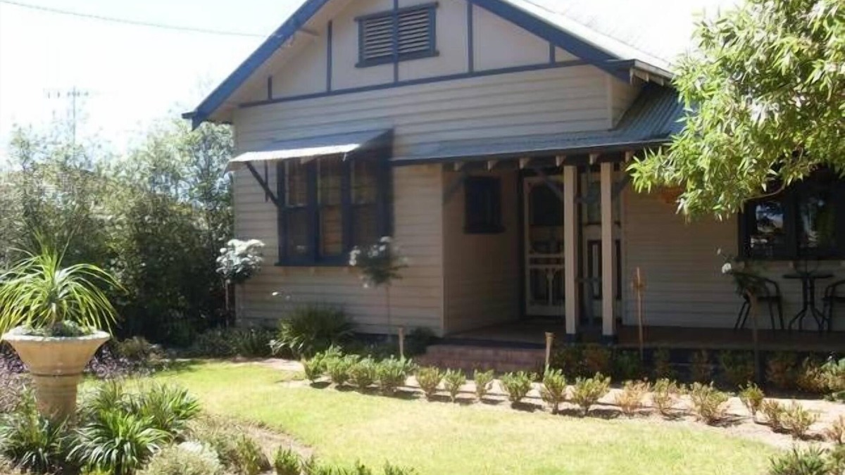 Moama House | Cranbel House - Californian Bungalow Style