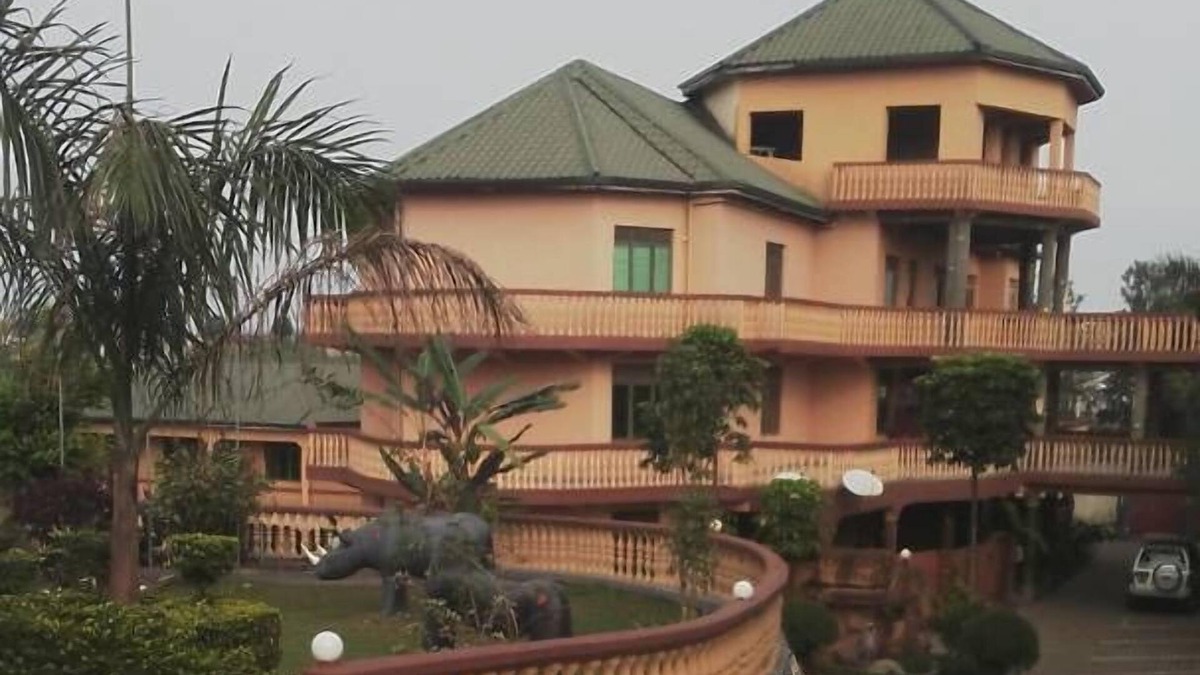 Ishaka Hotel | Crane Resort Hotel