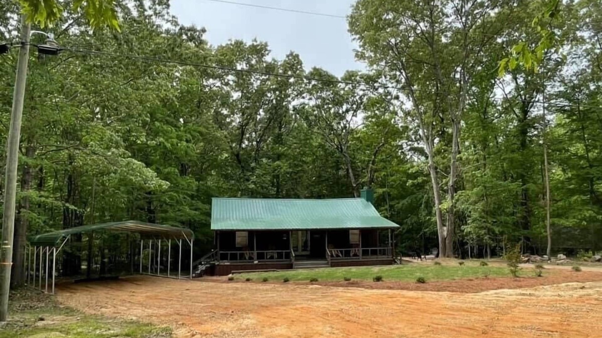 Oakland Cabin | Crappie Fishing, Hunting, ATV Trails, Boating, Fishing, State Park, Camping