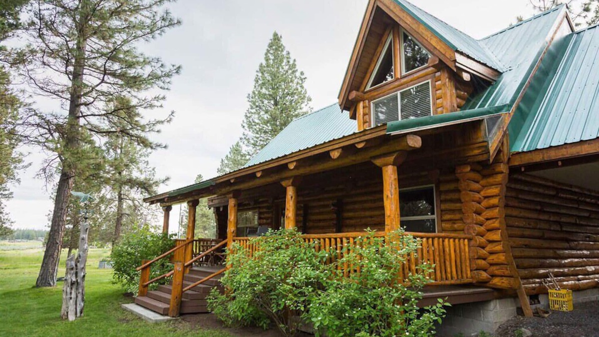 Chiloquin Cabin | Crater Lake Adventure Basecamp: Riverside Log Cabin Getaway