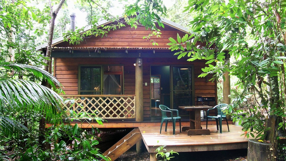 Lake Eacham Cottage | Crater Lakes Rainforest Cottages