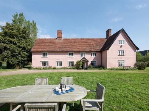 Beccles House | Cravens Manor