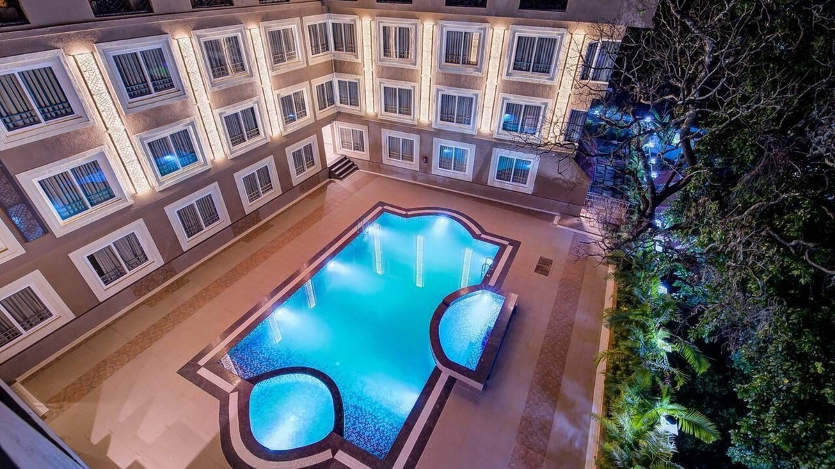 Parra House | Crazy Homes Stay with Awesome Location/Goa