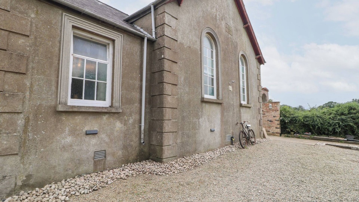 Lisnagunogue House | CREA THE MISSION HALL, pet friendly, with a garden in Ballycastle