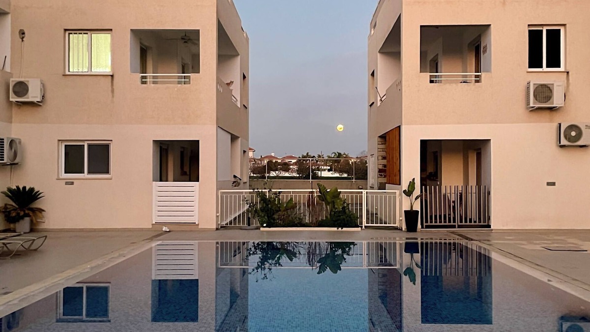 Livadia Apartment | Creative 1BR Pool View Apt with Covered Parking