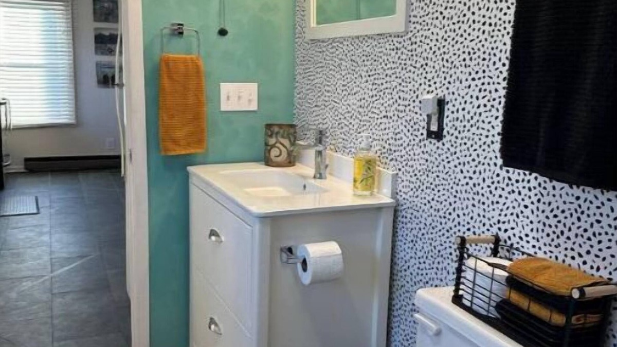 Powderhorn House | Creative Cozy Urban Retreat