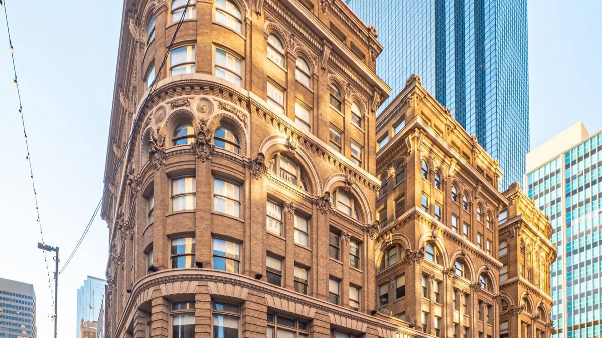 Downtown Dallas Apartment | Creative luxury loft in the heart of Downtown Dallas!