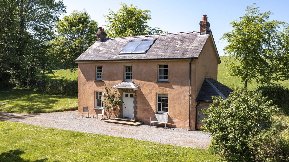 Cosheston Cottage | Creek Cottage - a cottage that sleeps 5 guests in 3 bedrooms