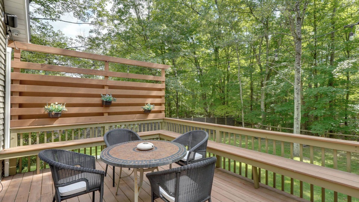 Phillipsport House | Creek Dips & S’mores: Catskills Gem