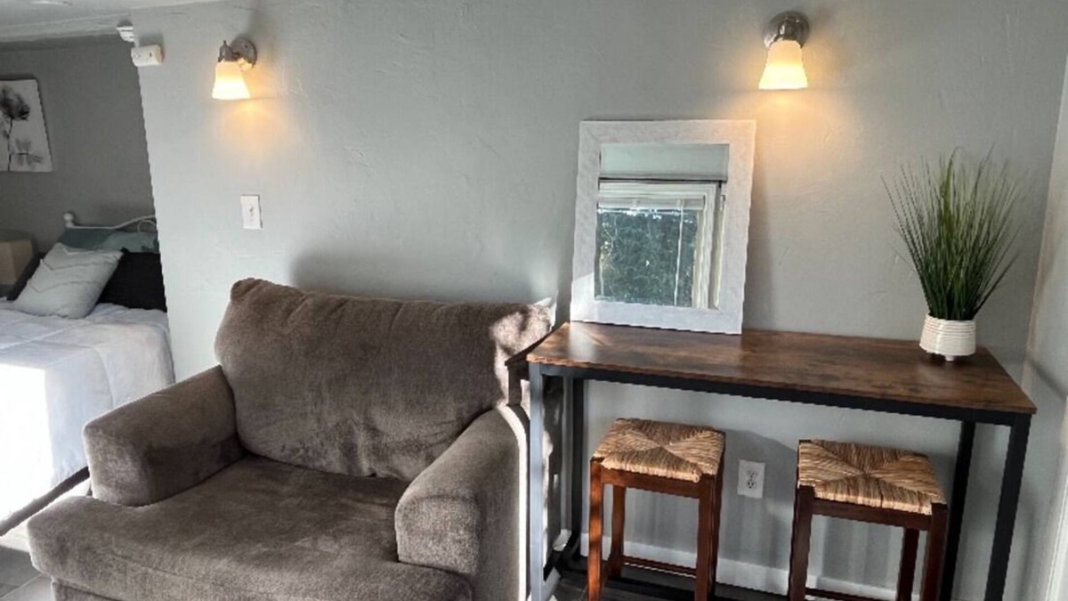 Greenwood Apartment | Creek-Front Crown Hill Craftsman MIL with Hot Tub - Unit B