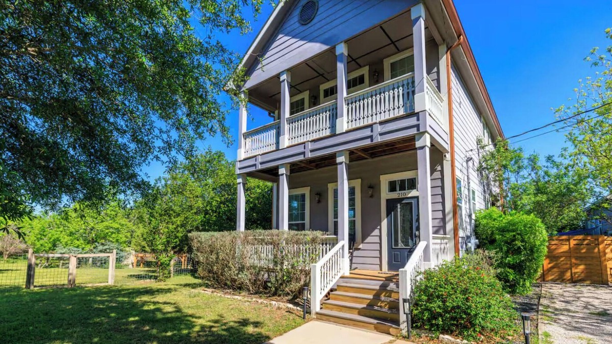 Fredericksburg House | Creek Haus Hideaway l Hot Tub, Pet Friendly, 1.2 Acres, Creek Views Near Main St