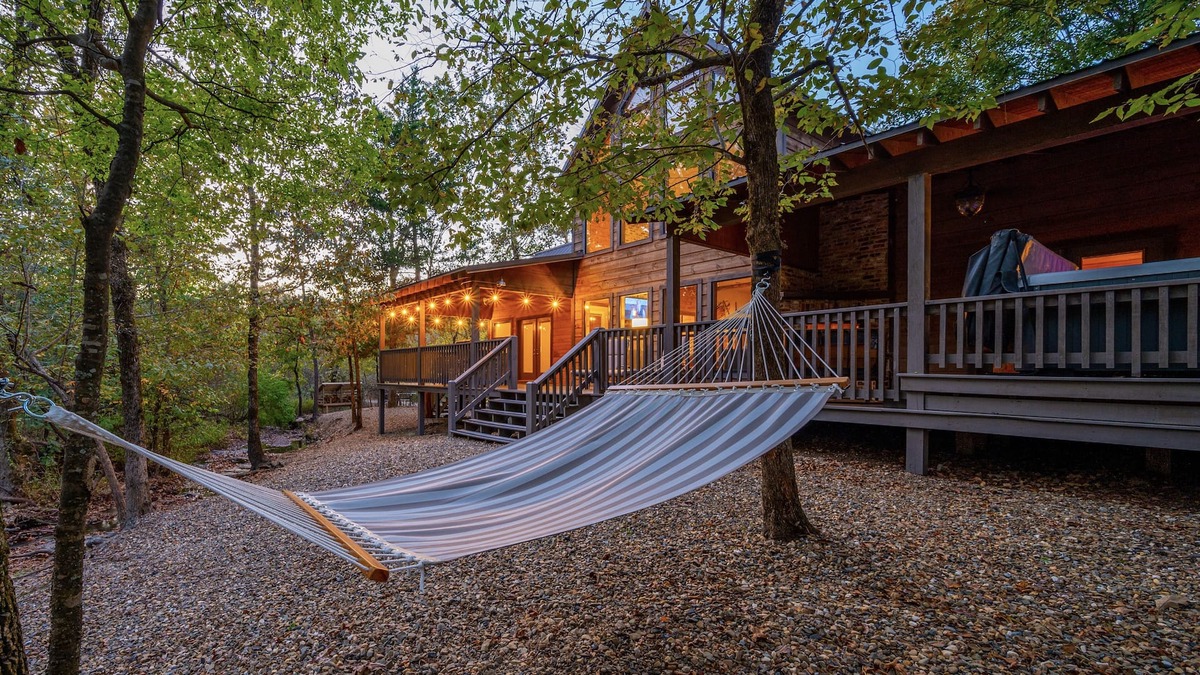Broken Bow Cabin | CREEK, SECLUDED ACRE+, CLEAN, Personally Managed