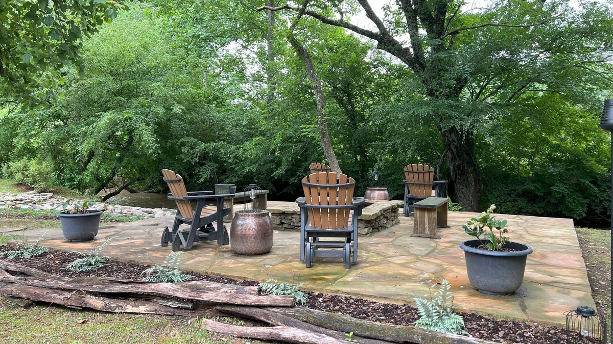 Mineral Bluff Cabin | Creek View Casita - A Detached Studio on Hot House Creek!