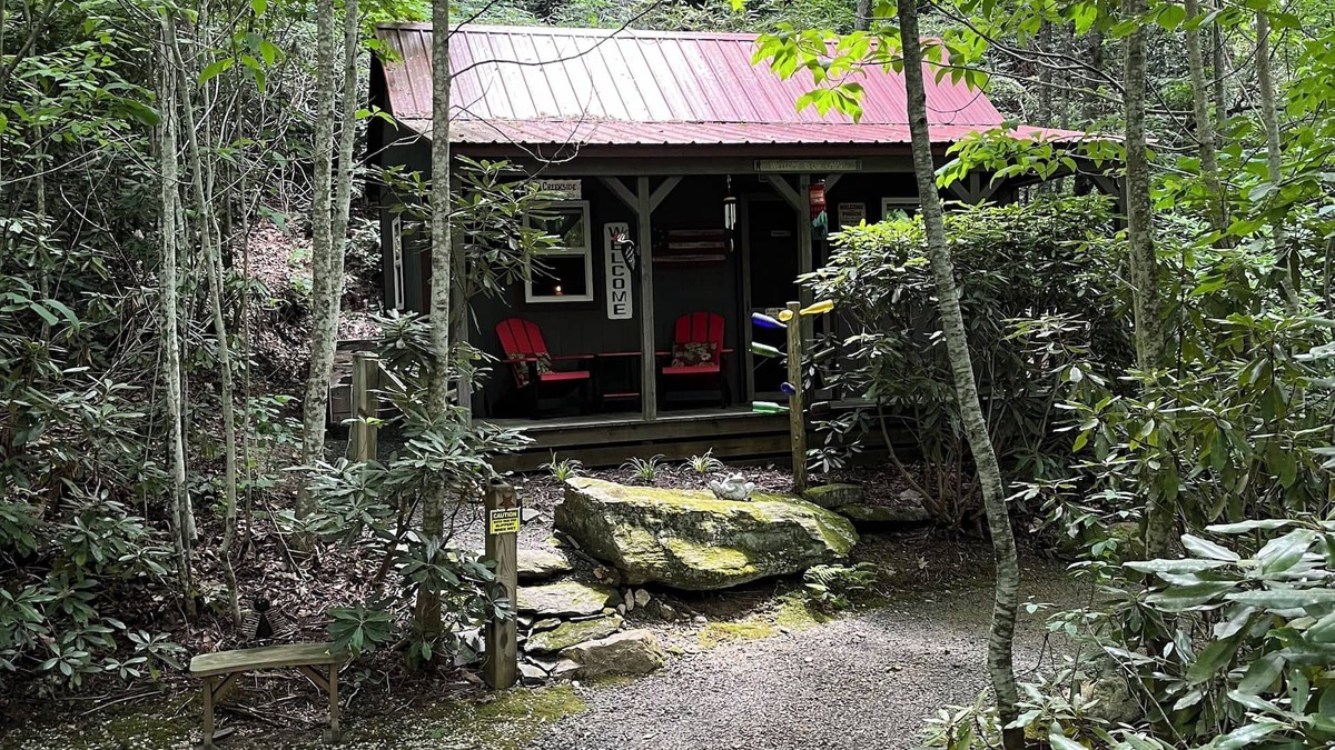 Fancy Gap Cabin | Creekside at Do Drop Inn Cabin Rentals