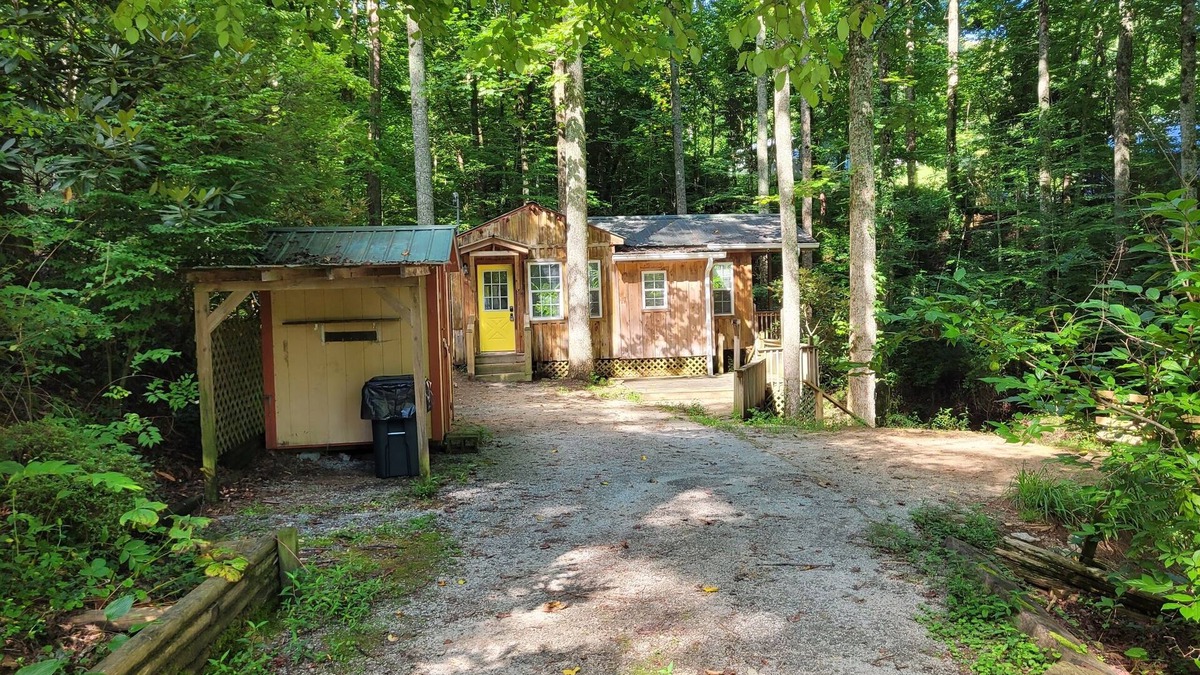 Rabun Gap Cabin | Creekside at the Wolffork Valley Chalet