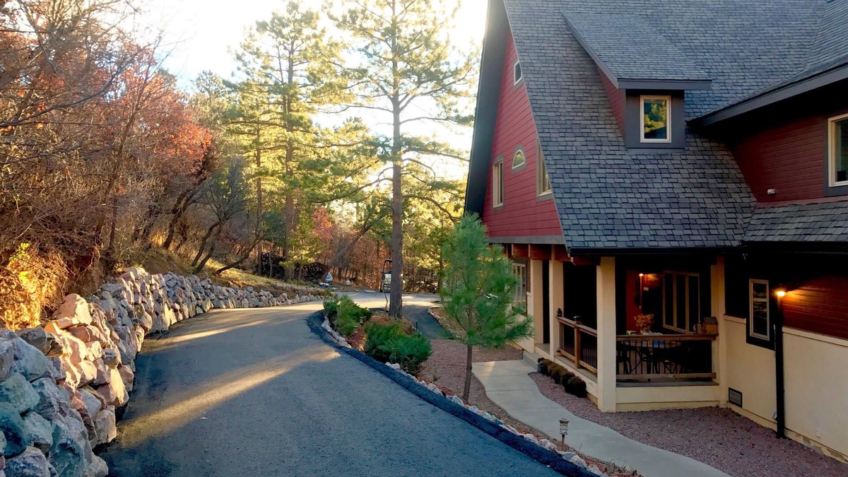 Palmer Lake House | Creekside Bungalow Adjacent To Reservoir Trail On Private 3 acre lot!