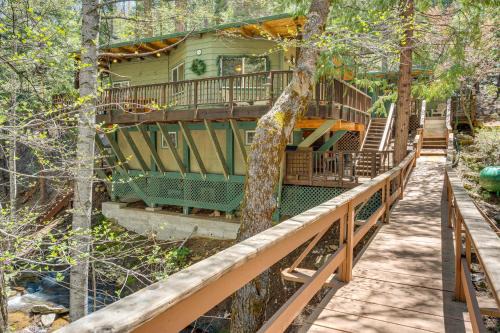 Camp Connell House | Creekside Cabin By Calaveras Big Trees State Park