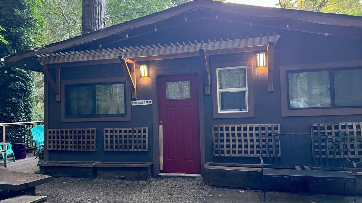 Soquel Cottage | Creekside Cabin is great for families & couples-Come enjoy Santa Cruz Mountains!