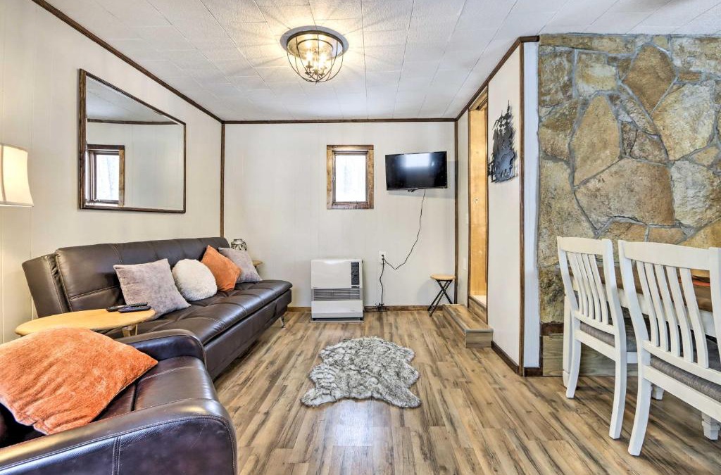 Fishhook House | Creekside Cabin Less Than 2 Mi to Hike, Bike and Ski!