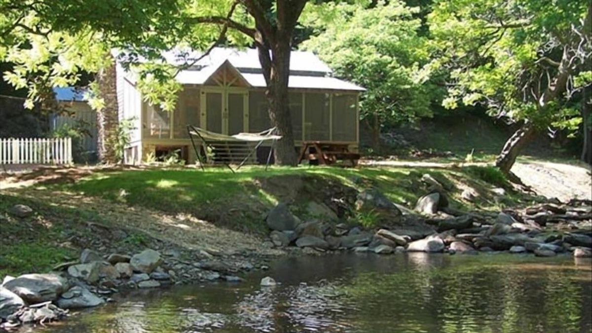 Chatsworth Cabin | Creekside Cabin on 40 Acres, F/P, Campfire, Trail by Creek