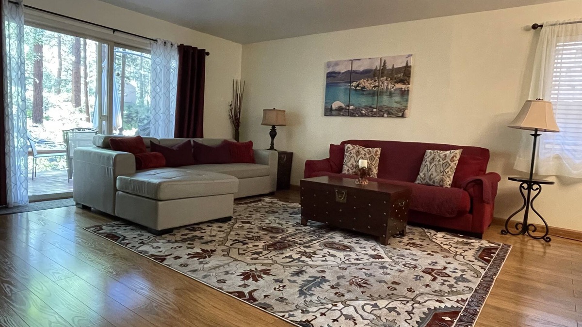 Incline Village Cabin | Creekside Cabin-Serene, Stylish & Clean. Family-Friendly. 5 mins to Diamond Peak