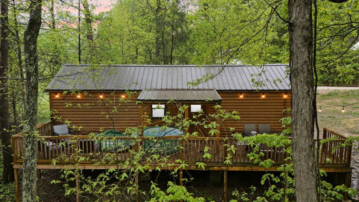 Stanton Cabin | CREEKSIDE CABIN