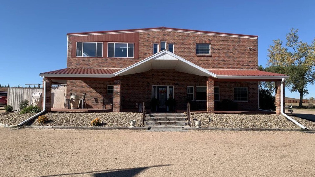 Rose Cabin | Creekside Cabin West Located next to where the Calamus River enters the lake.
