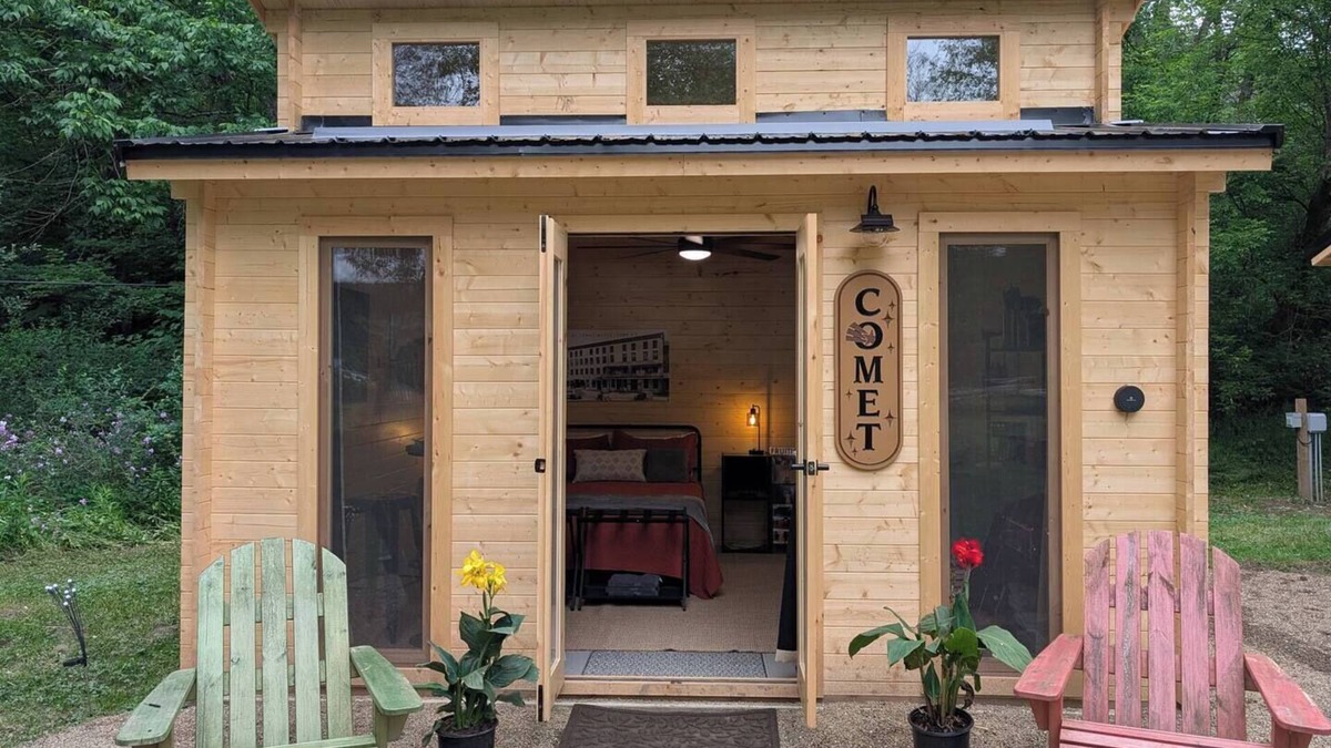 Cuba Cabin | Creekside Cabins - Thistle