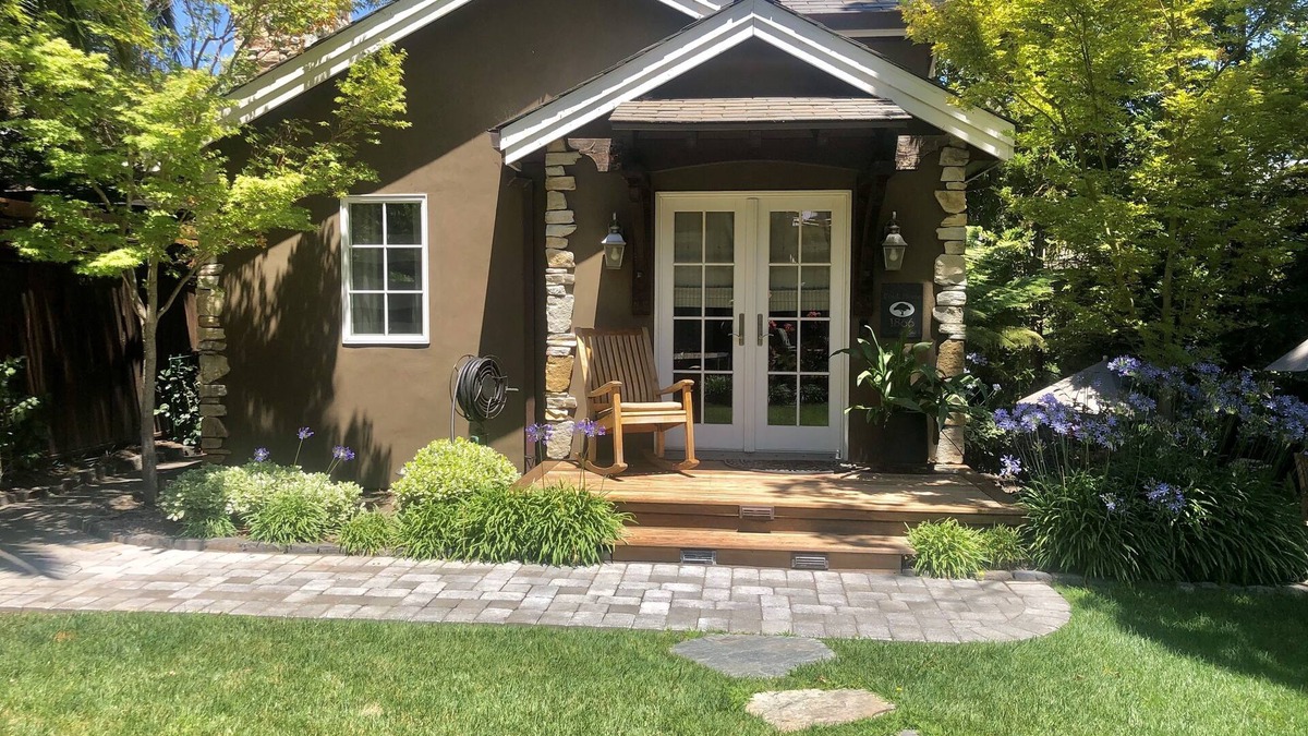 San Carlos House | Creekside Casita walking distance to downtown San Carlos