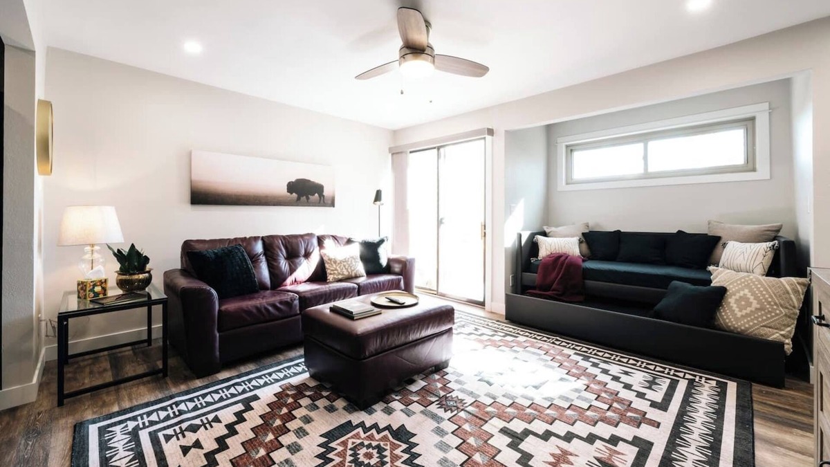 Sheridan House | Creekside Central to Downtown Fairgrounds Hospital