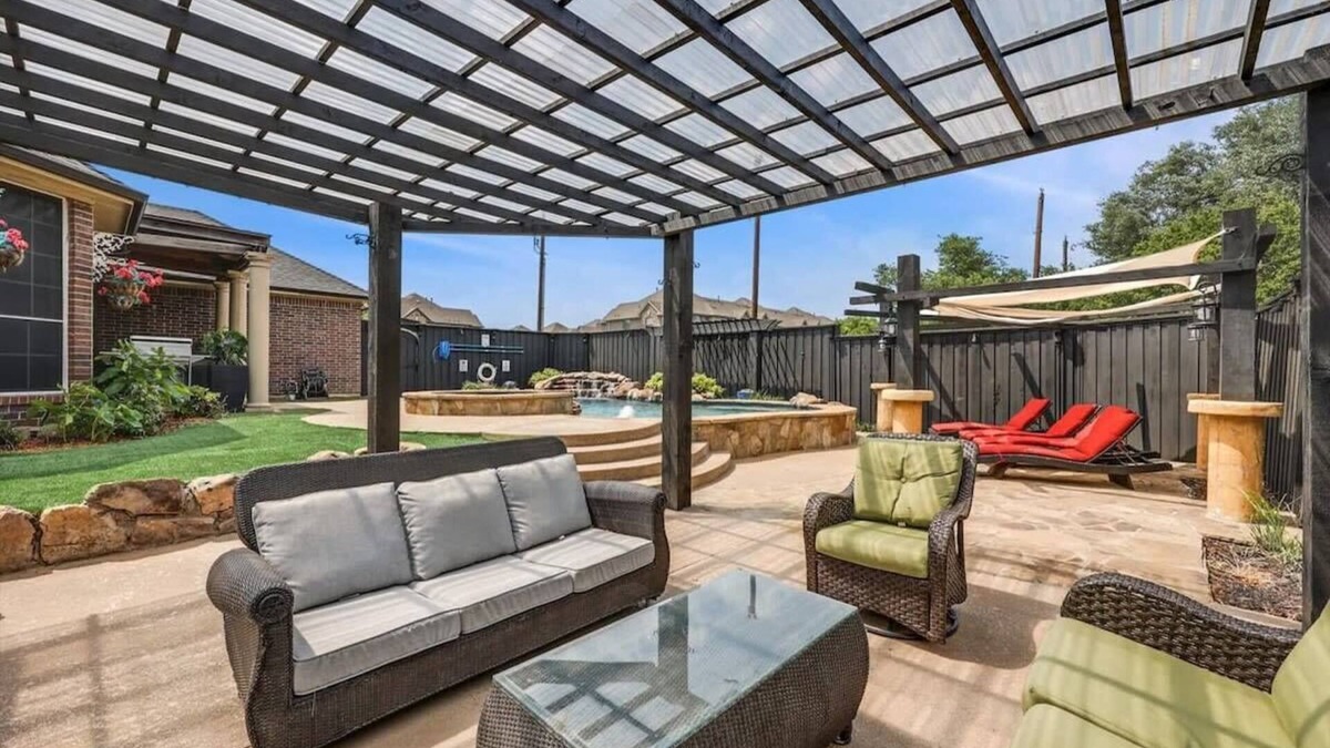 Plano House | Creekside Charm w/Pool, Backyard Oasis, Patio