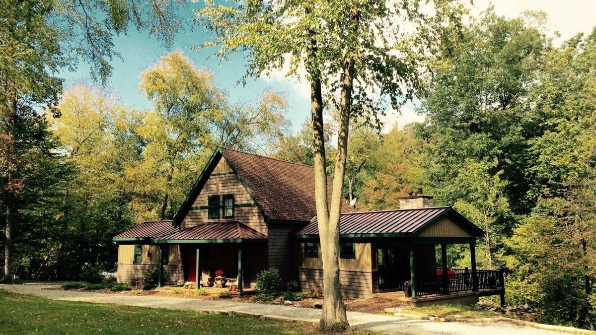 Drumore House | Creekside Cottage is your spacious retreat to enjoy a relaxing getaway!